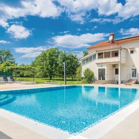 Apartment Suzy فانتاسيسي المظهر الخارجي الصورة