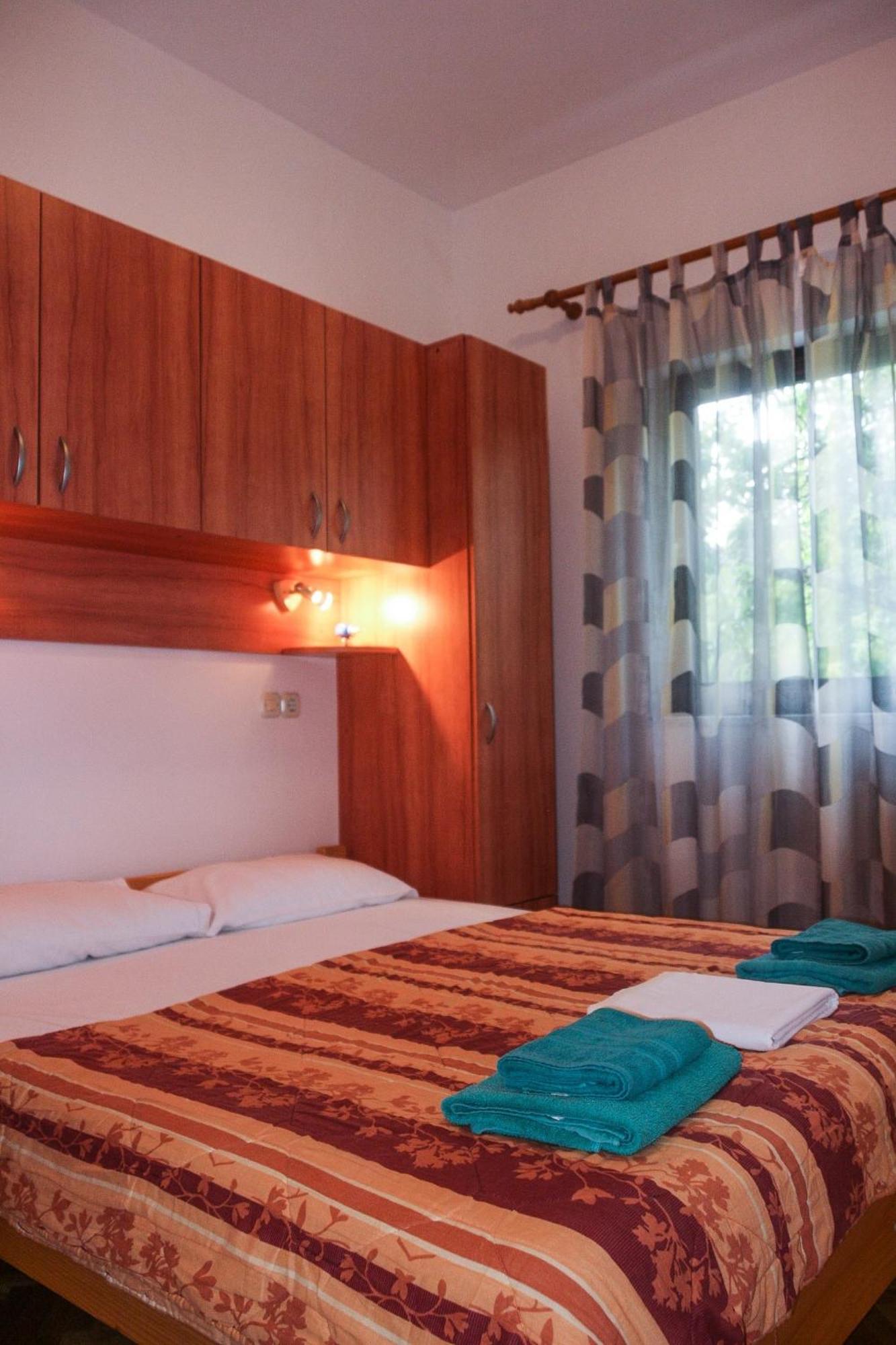 Apartment Suzy فانتاسيسي الغرفة الصورة