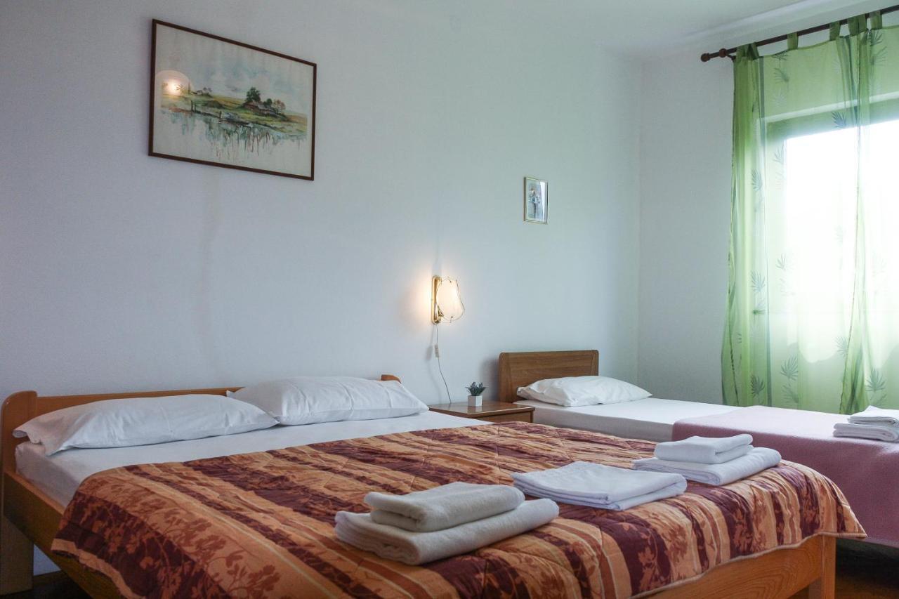 Apartment Suzy فانتاسيسي المظهر الخارجي الصورة
