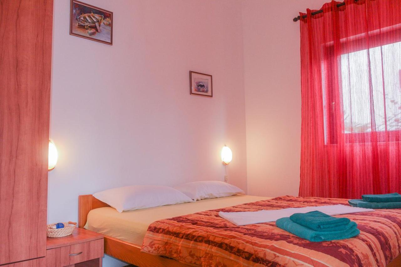 Apartment Suzy فانتاسيسي المظهر الخارجي الصورة